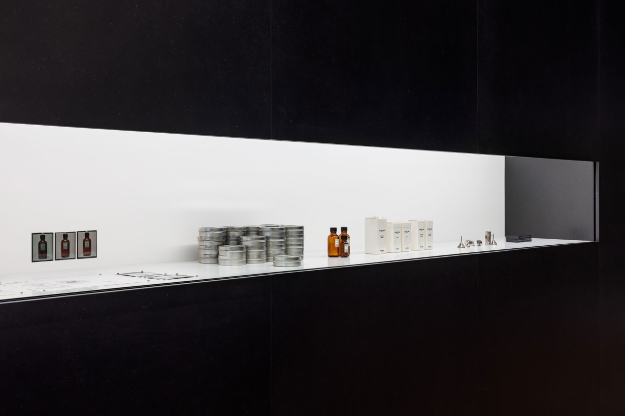 Ausstellung HELMUT LANG