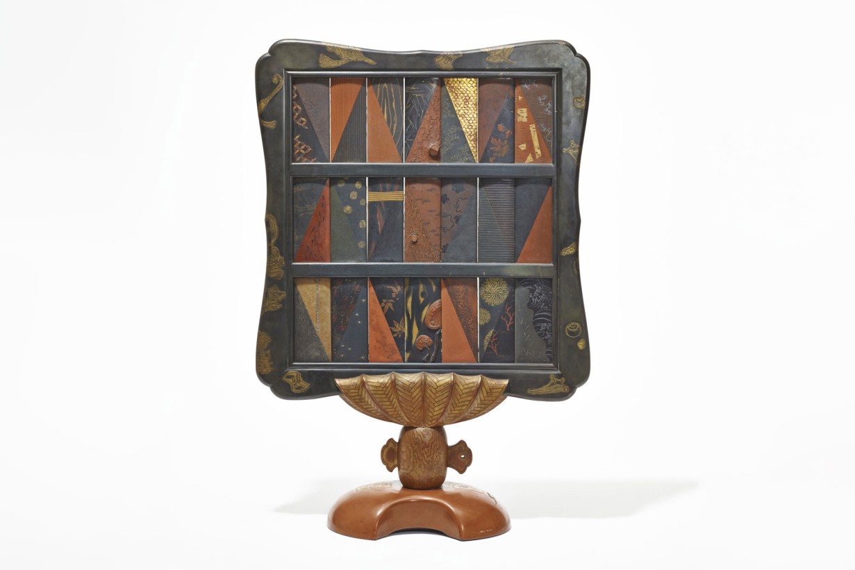 Lackmustertäfelchen als Stellschirm in Fächerform