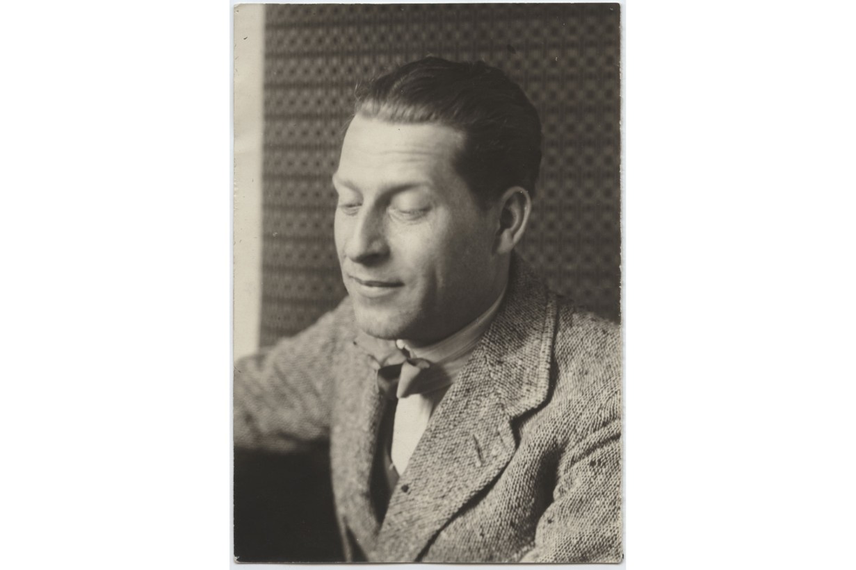 A man in a suit and tie