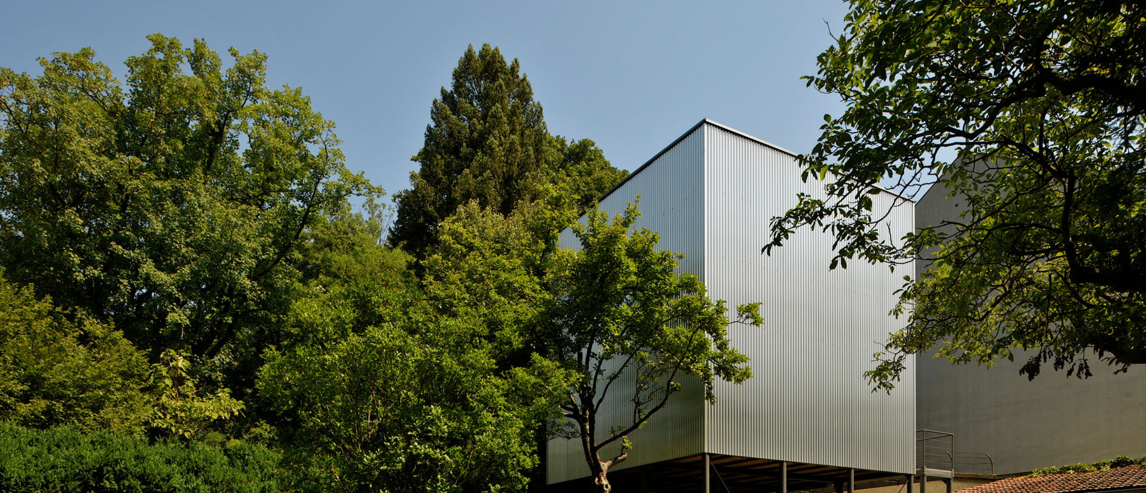 James Turrell, the other horizon, Skyspace, Außenansicht, 1998, Garten Geymüllerschlösse