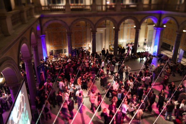 Party in der MAK Säulenhalle