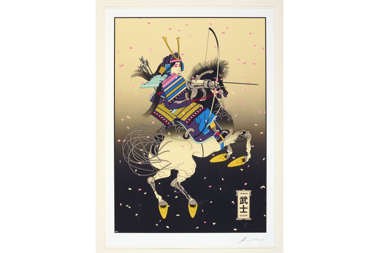 Druck eines Samurai, der majestätisch auf einem Pferd reitet.